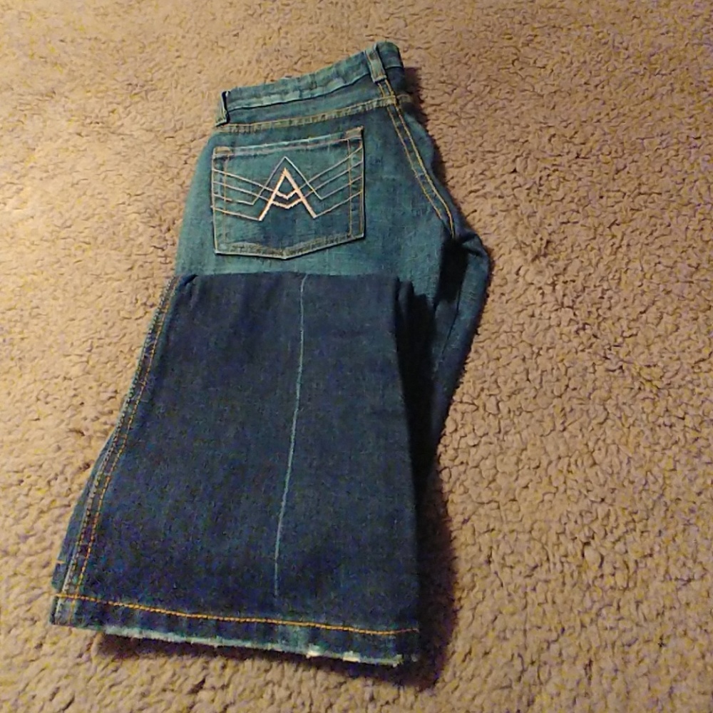 Jeans - Picture 2 of 3